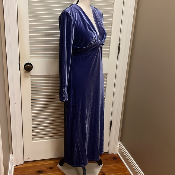 Maggy London Velvet Midi Dress in Deep Wisteria, Size 8, NWT - Picture 6 of 16